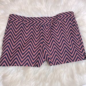 #0188- NWT LOFT Riviera Pink & Navy Slant Picket Chevron Shorts-6